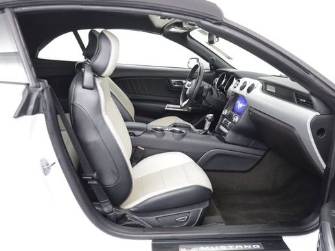Used 2017 Ford Mustang GT Premium RWD image 17