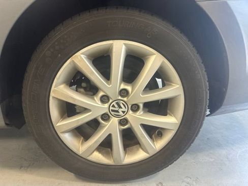 Used 2015 Volkswagen Jetta SE FWD image 9