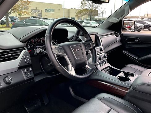 Used 2017 GMC Yukon SLT w/ Premium Edition image 14