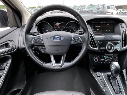 Used 2015 Ford Focus Titanium FWD image 6