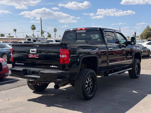 Used 2017 GMC Sierra 2500 Denali w/ Duramax Plus Package AWD/4WD image 11