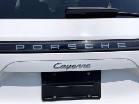 Used 2021 Porsche Cayenne AWD/4WD image 31