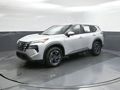 Used 2025 Nissan Rogue SV FWD image 1