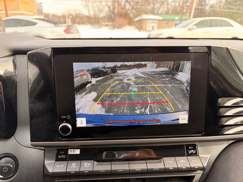 Used 2025 Toyota Camry SE FWD image 76