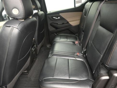 Used 2023 Chevrolet Traverse LS FWD image 14
