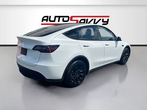 Used 2025 Tesla Model Y Long Range AWD/4WD image 7