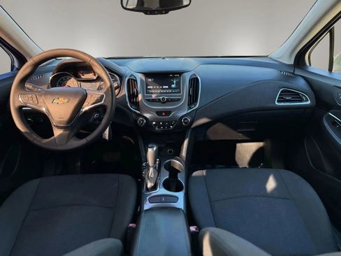 Used 2017 Chevrolet Cruze LT FWD image 22