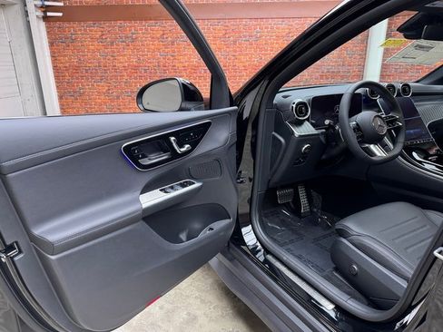 New 2026 Mercedes-Benz GLC 300 GLC 300 image 9