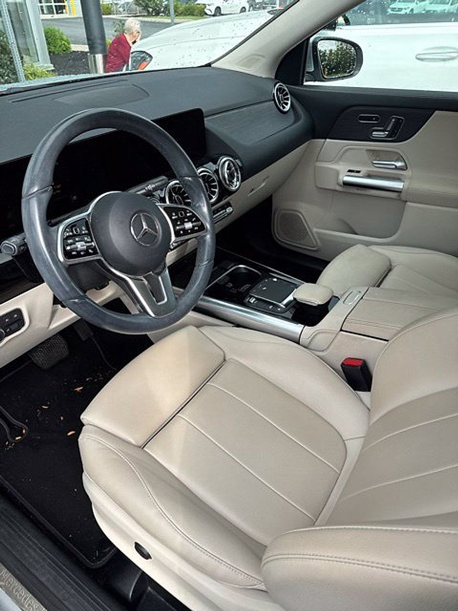 Used 2023 Mercedes-Benz GLA 250 4MATIC image 7