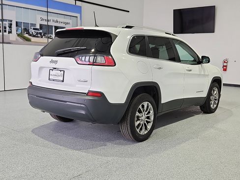 Used 2020 Jeep Cherokee Latitude Plus image 3