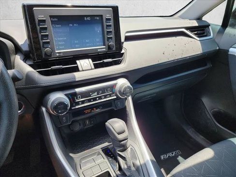 Used 2022 Toyota RAV4 XLE w/ Convenience Package FWD image 20
