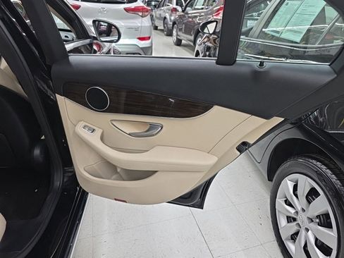 Used 2019 Mercedes-Benz C 300 Sedan image 15