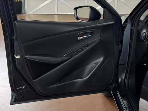 Used 2018 Toyota Yaris iA image 13