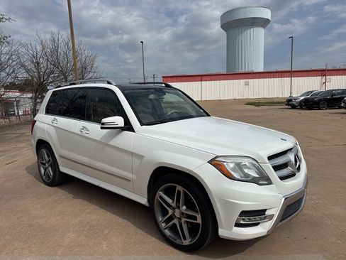 Used 2015 Mercedes-Benz GLK 350 2WD image 3