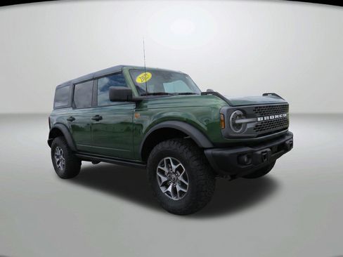 Used 2025 Ford Bronco Badlands AWD/4WD image 2