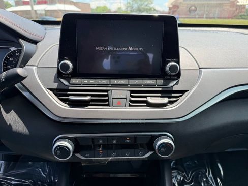 Used 2024 Nissan Altima 2.5 SR FWD image 22