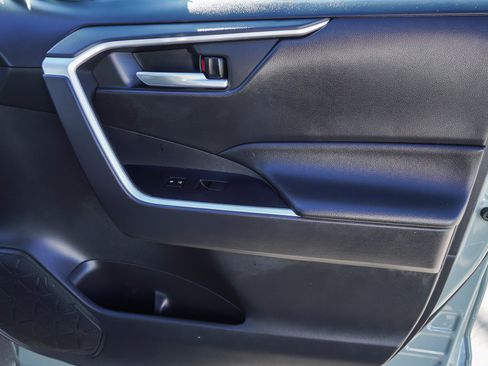Certified 2021 Toyota RAV4 XLE w/ Convenience Package FWD image 29
