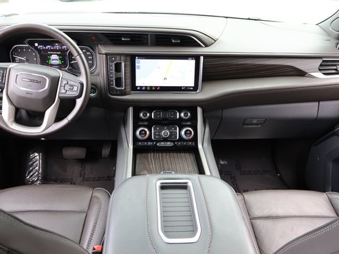 Used 2021 GMC Yukon Denali w/ Denali Premium Package RWD image 21