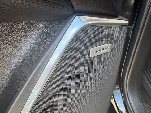 Used 2017 Cadillac Escalade ESV Luxury RWD image 6