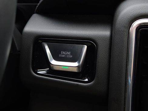 Used 2025 GMC Yukon Denali w/ Denali Reserve Package image 25