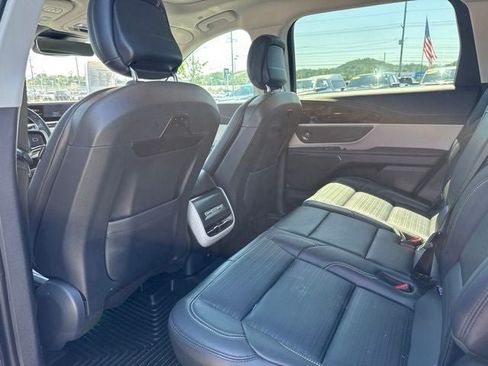 Used 2024 Lincoln Nautilus Reserve w/ Equipment Group 202A AWD/4WD image 19