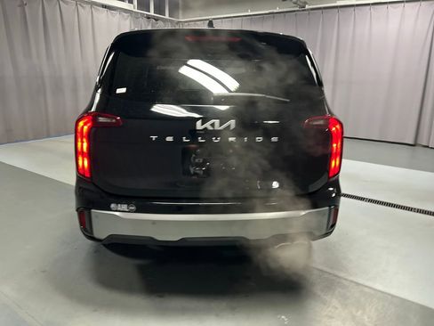 Used 2025 Kia Telluride S FWD image 6