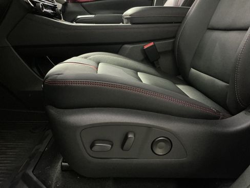 New 2026 Chevrolet Traverse RS w/ LPO, Floor Liner Package FWD image 15