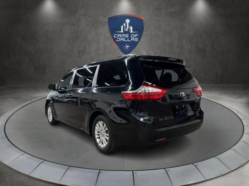 Used 2015 Toyota Sienna XLE FWD image 3