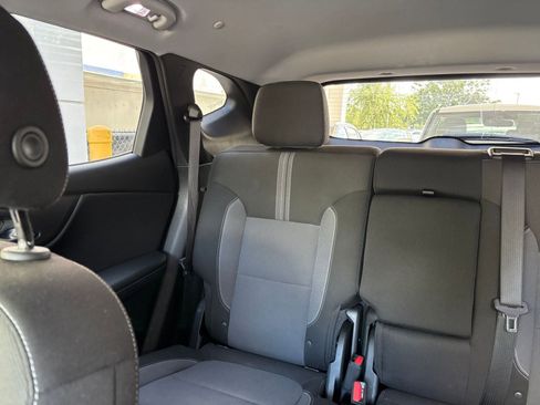 Used 2025 Chevrolet Blazer LT FWD image 39
