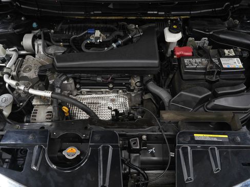 Used 2020 Nissan Rogue S AWD/4WD image 29