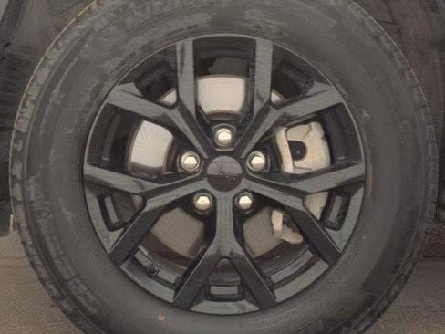 Used 2024 Jeep Grand Cherokee L Altitude image 7