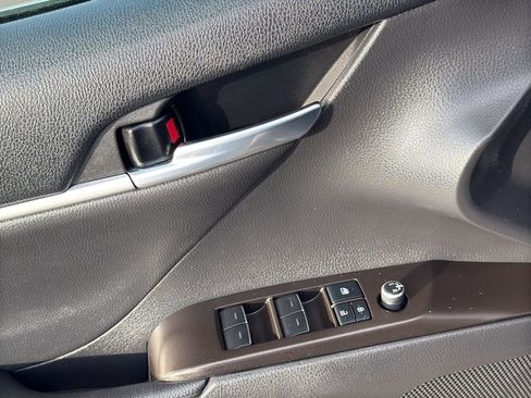 Used 2021 Toyota Camry XSE image 12