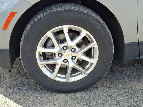 Used 2024 Chevrolet Equinox LT AWD/4WD image 32