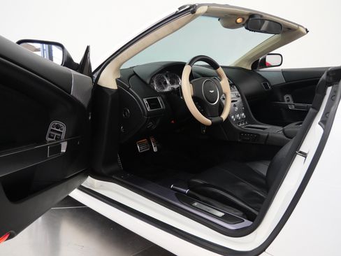 Used 2008 Aston Martin DB9 Volante RWD image 22