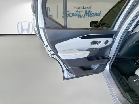 Certified 2025 Honda Pilot EX-L image 25