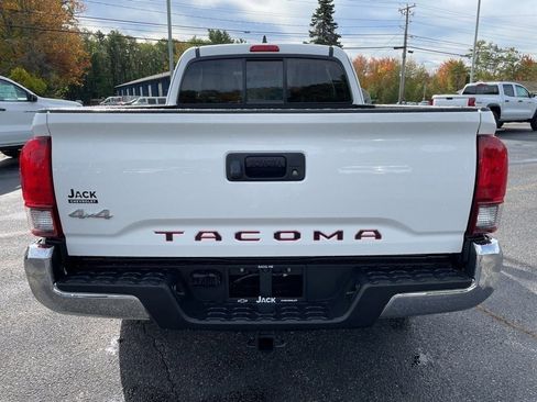 Used 2022 Toyota Tacoma SR5 image 6
