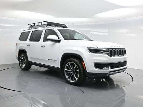 Used 2022 Jeep Wagoneer Series III w/ Premium Group I image 42