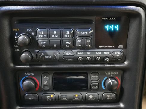 Used 2000 Chevrolet Corvette Convertible w/ Memory Pkg image 17