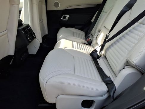 New 2026 Land Rover Discovery Limited Edition image 5