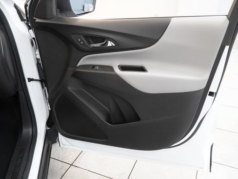 Used 2024 Chevrolet Equinox LS w/ LS Convenience Package FWD image 26
