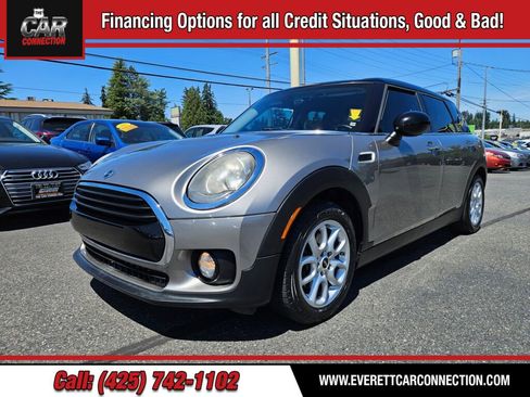 Used 2017 MINI Cooper Clubman FWD image 1