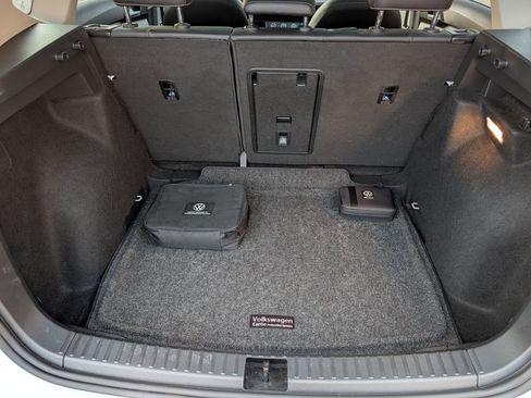 Used 2022 Volkswagen Taos SE image 24