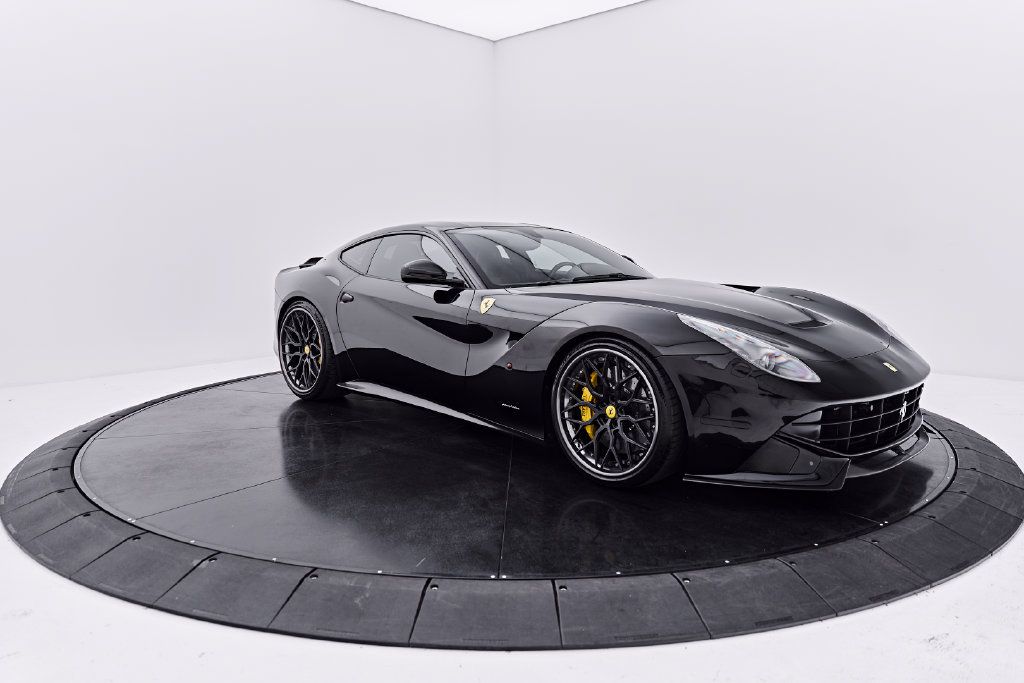 Used 2015 Ferrari F12 Berlinetta RWD image 21