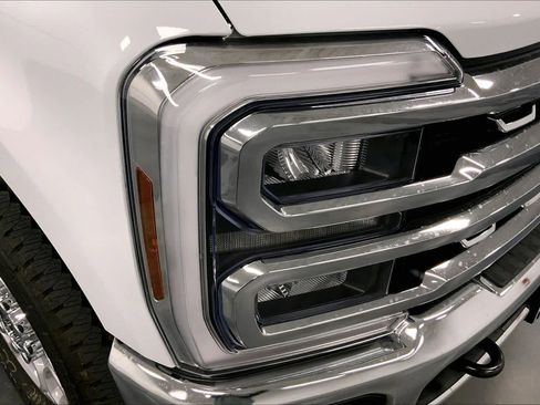 New 2026 Ford F250 XLT w/ XLT Premium Package AWD/4WD image 13