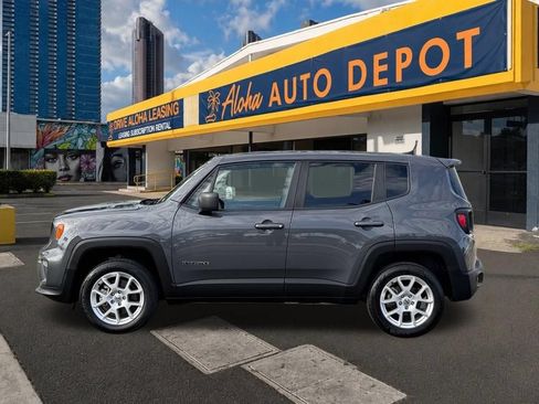Used 2023 Jeep Renegade Latitude AWD/4WD image 2