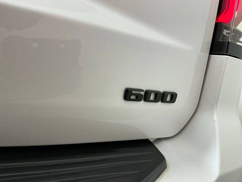 Used 2023 Cadillac Escalade ESV Sport Platinum w/ LPO, ONYX Package AWD/4WD image 34