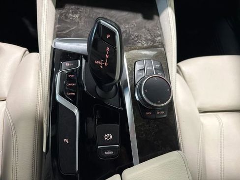 Used 2018 BMW 540i w/ M Sport Package RWD image 22