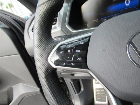 Used 2023 Volkswagen Tiguan SE R-Line image 21