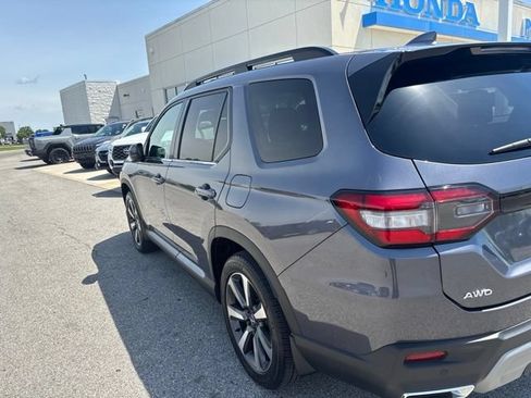 Used 2023 Honda Pilot Elite image 3