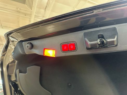 Used 2020 Mercedes-Benz SL 550 image 45